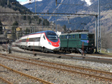 FFS Ae 6/6 11411 'Zug' e RABe 503 013 'Wallis'